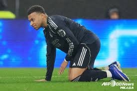 不是颜骏凌也不是陈威，上港未来门将人选浮现