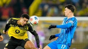 恩爱！太阳报：鲁本-迪亚斯与女友约会至凌晨